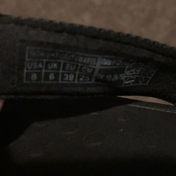 EUC Black Patent Vionic Flip Flops Size 8 - Picture 6 of 6